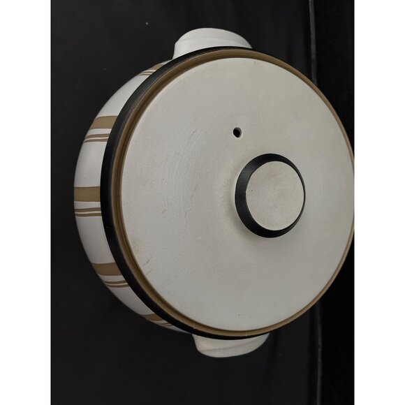 Denby Gourmet Stoneware Tan Vertical Stripes 2 qt Covered Casserole - Picture 12 of 15